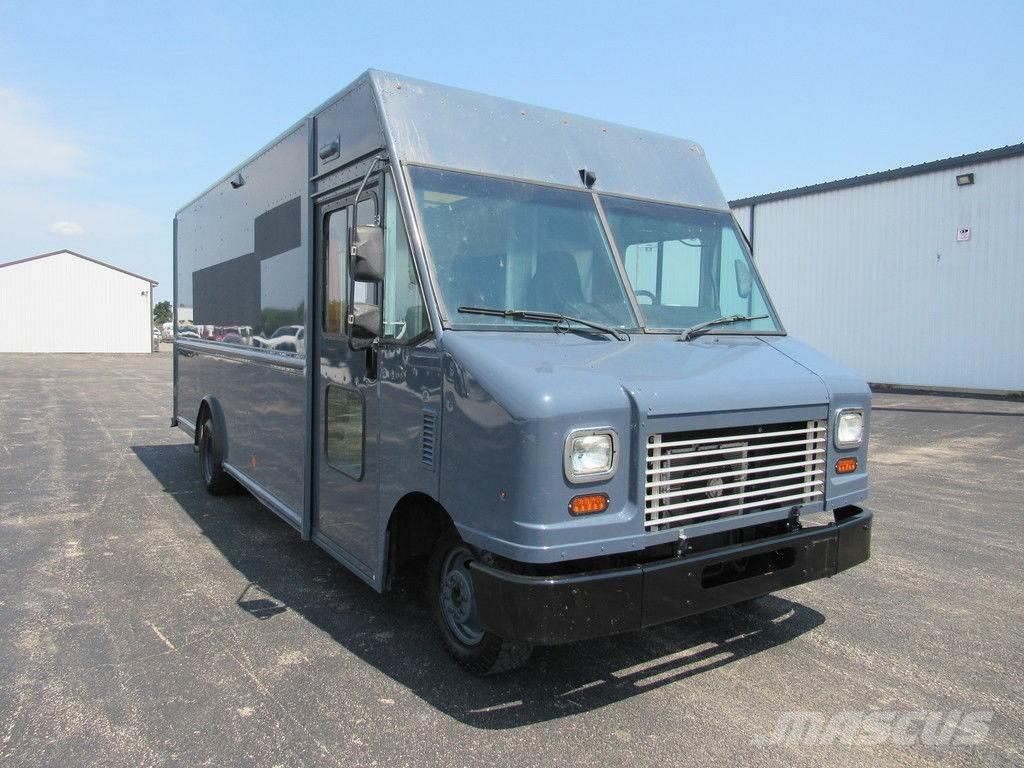 Ford E-450 Sunkvežimiai su dengtu kėbulu