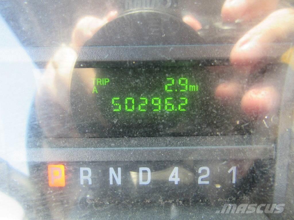 Ford E-450 Sunkvežimiai su dengtu kėbulu