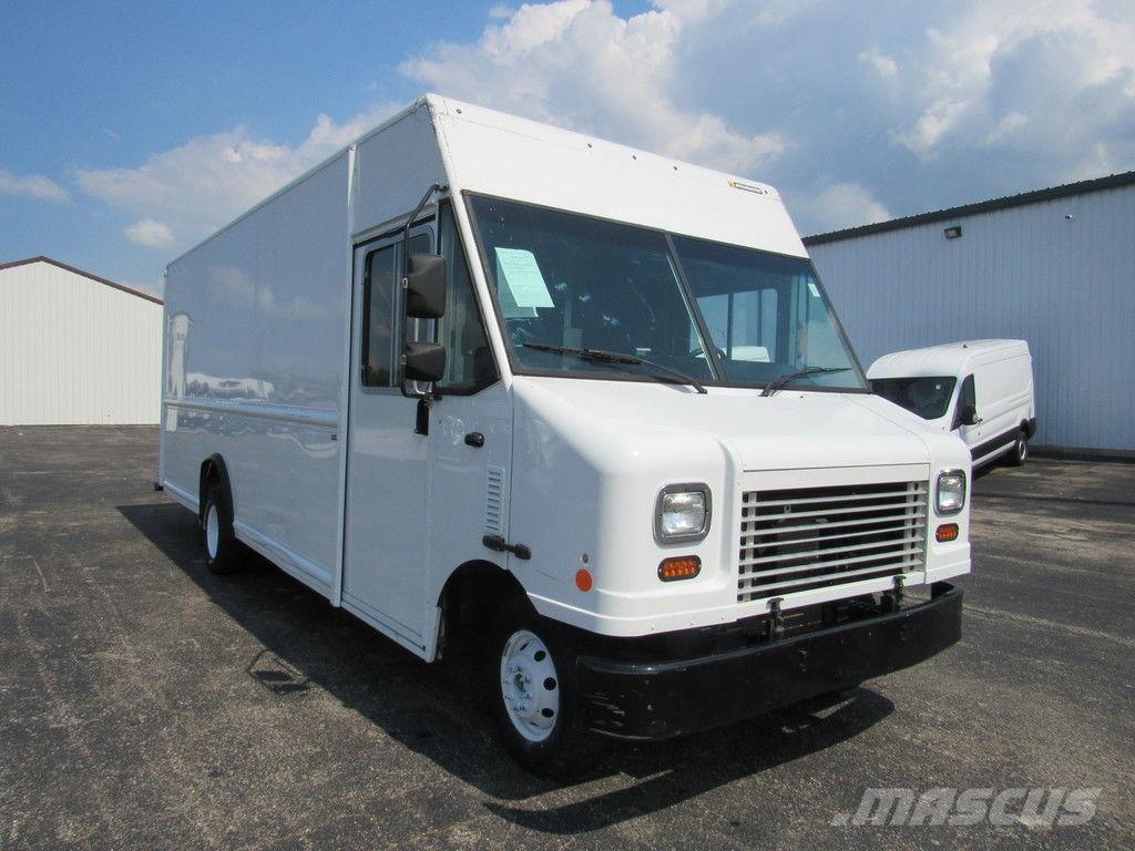 Ford E-450 Sunkvežimiai su dengtu kėbulu