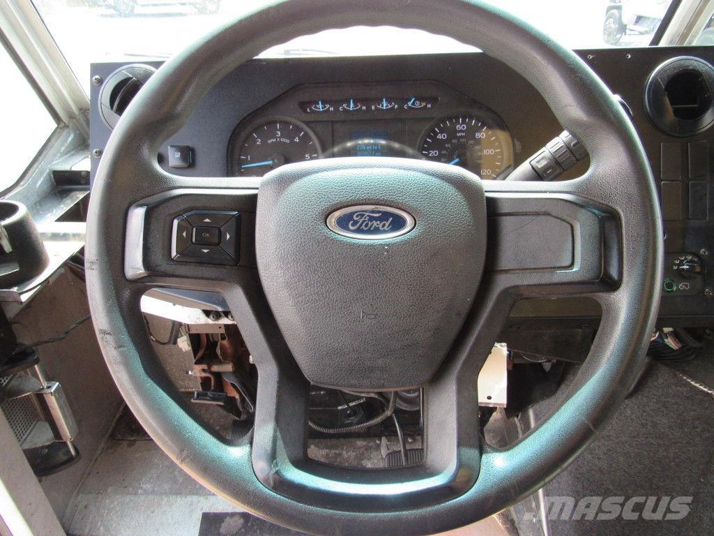 Ford E-450 Sunkvežimiai su dengtu kėbulu