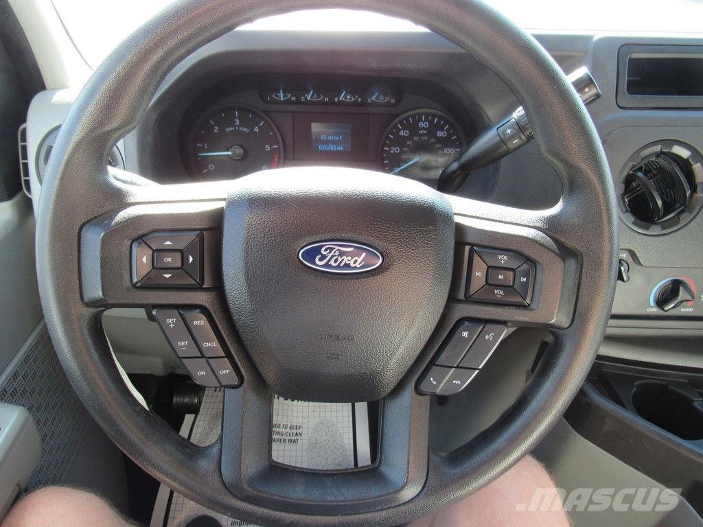 Ford E-450 Sunkvežimiai su dengtu kėbulu