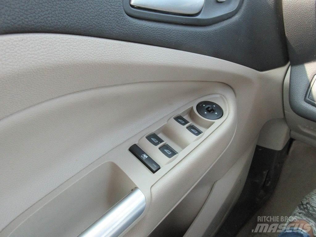 Ford Escape Lengvieji automobiliai