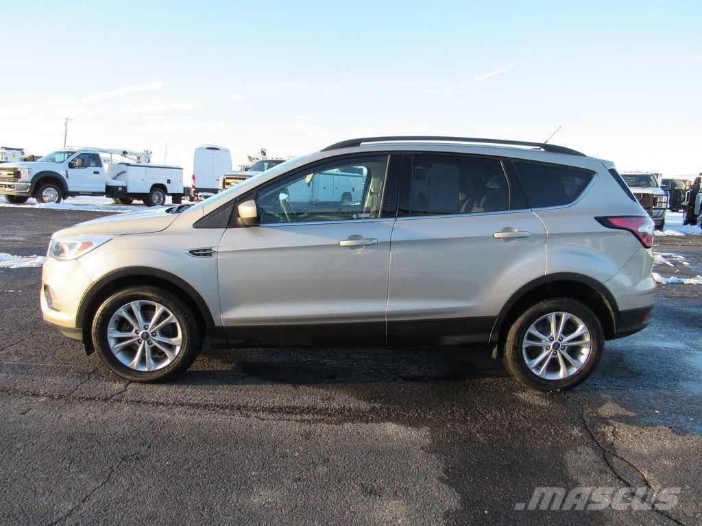 Ford Escape Lengvieji automobiliai
