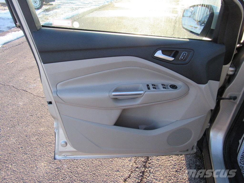 Ford Escape Lengvieji automobiliai