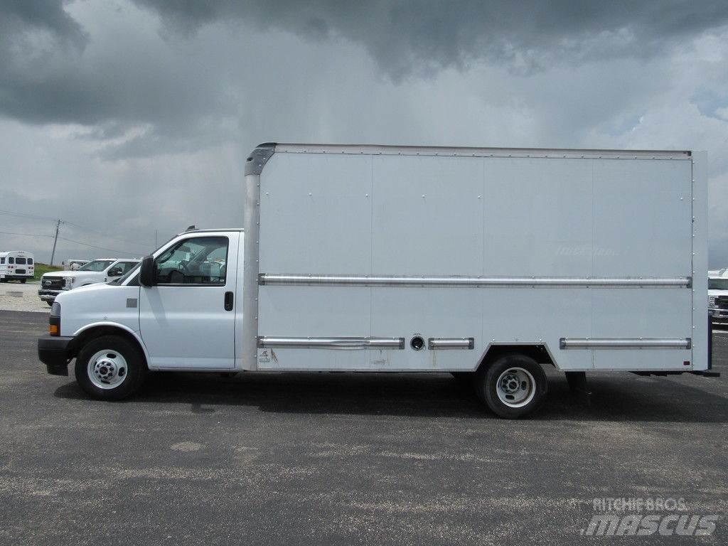 GMC Savana 3500 Sunkvežimiai su dengtu kėbulu