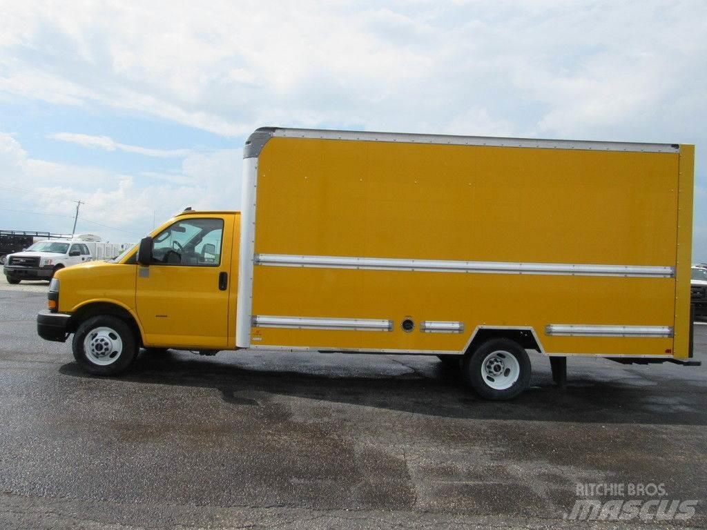GMC Savana 3500 Sunkvežimiai su dengtu kėbulu