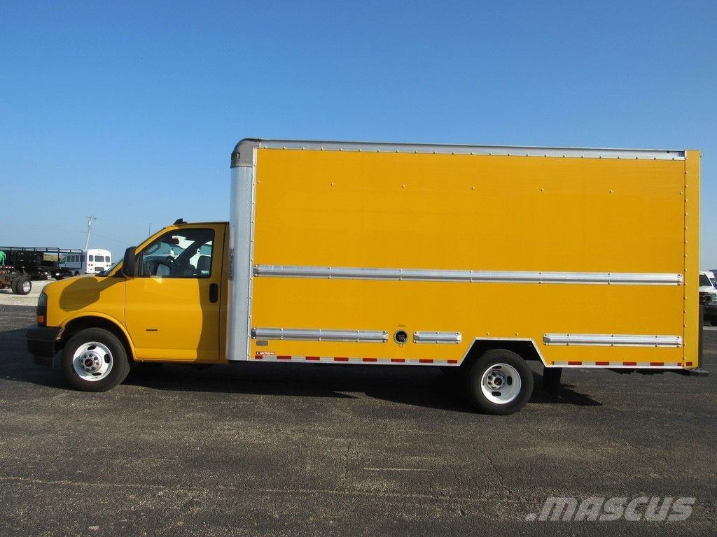 GMC Savana 3500 Sunkvežimiai su dengtu kėbulu