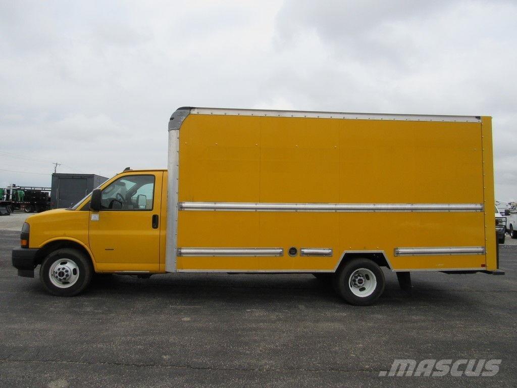 GMC Savana 3500 Sunkvežimiai su dengtu kėbulu