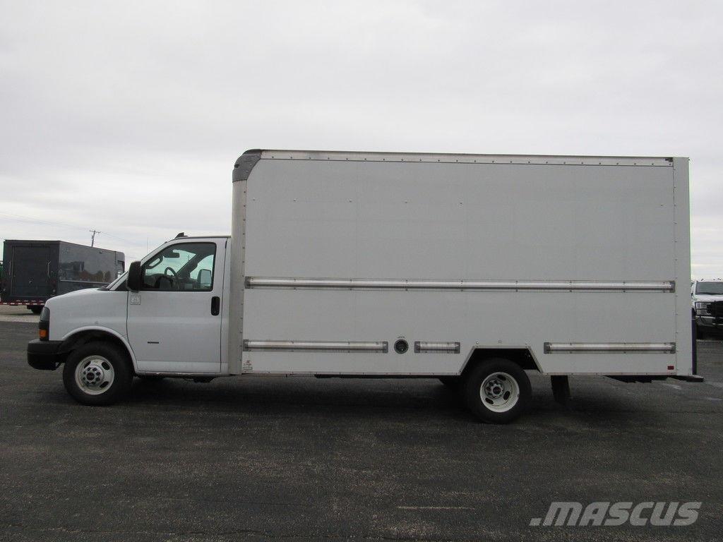 GMC Savana 3500 Sunkvežimiai su dengtu kėbulu