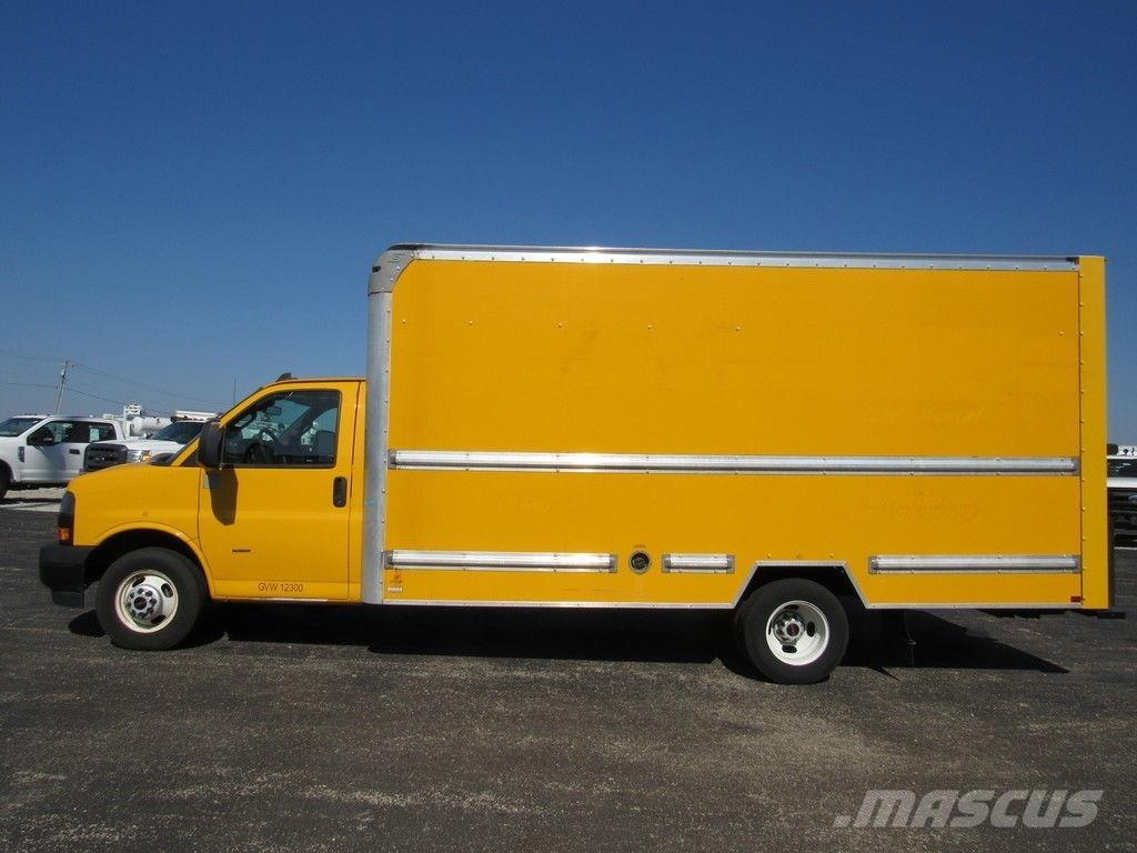 GMC Savana 3500 Sunkvežimiai su dengtu kėbulu