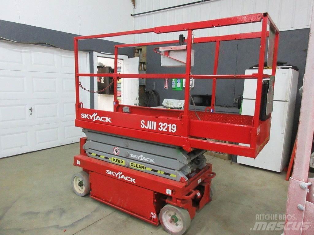 SkyJack SJ3219 Kiti naudoti statybos komponentai