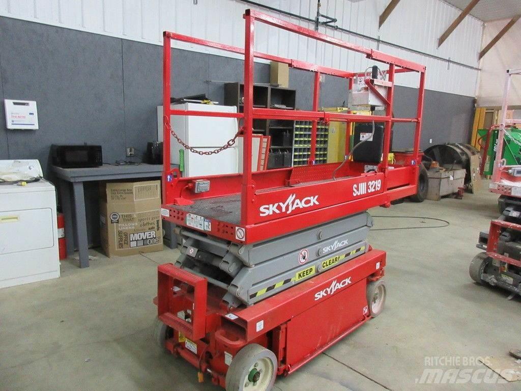 SkyJack SJ3219 Kiti naudoti statybos komponentai
