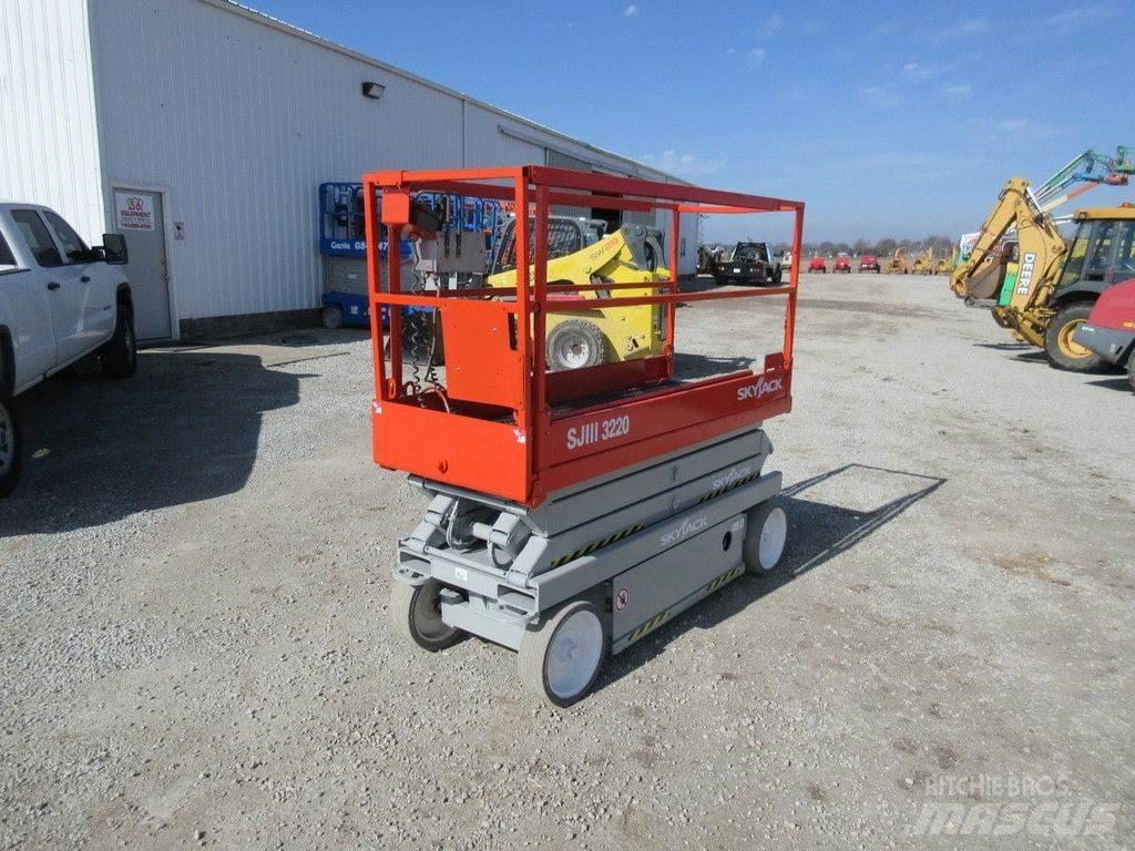 SkyJack SJ3220 Kiti naudoti statybos komponentai