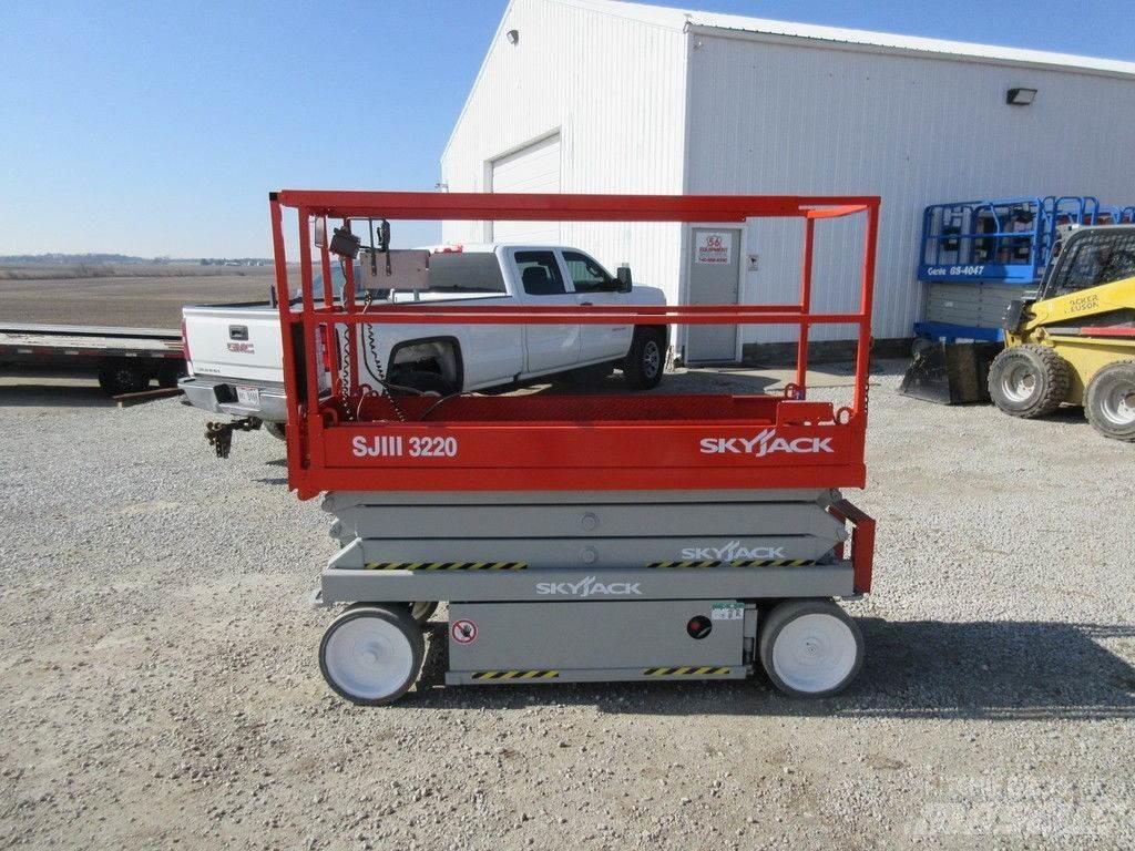 SkyJack SJ3220 Kiti naudoti statybos komponentai