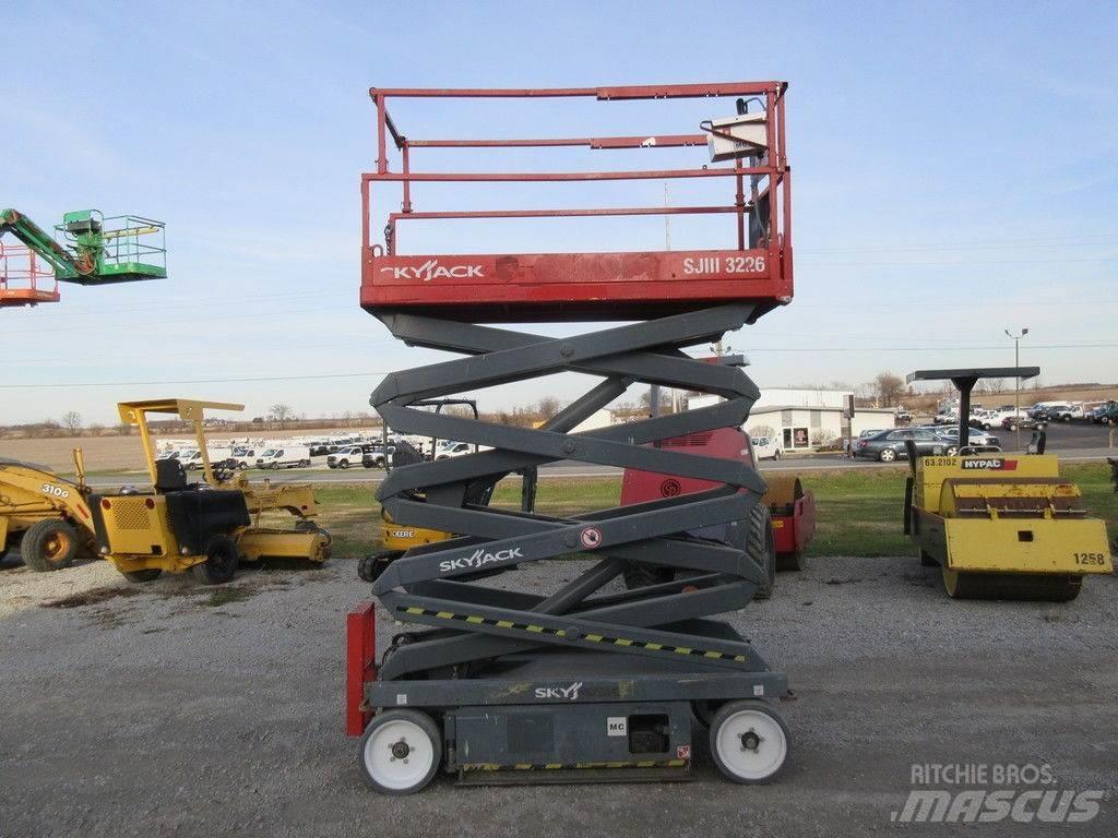 SkyJack SJ3226 Kiti naudoti statybos komponentai