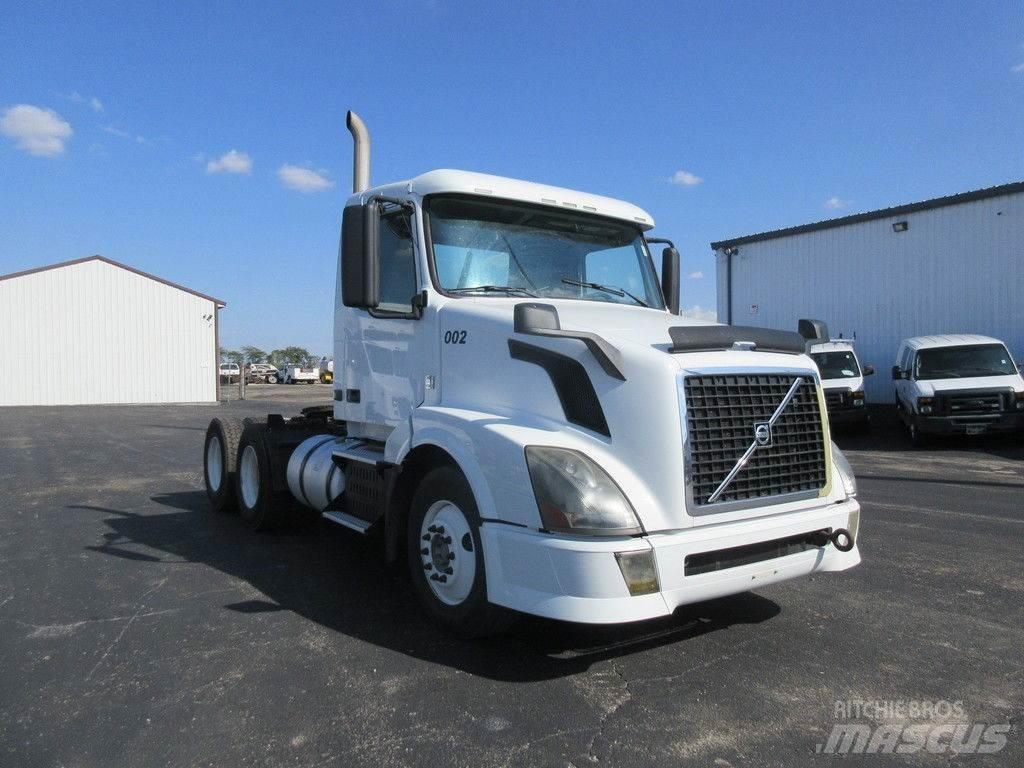 Volvo VNL64 Platformos/ Pakrovimas iš šono