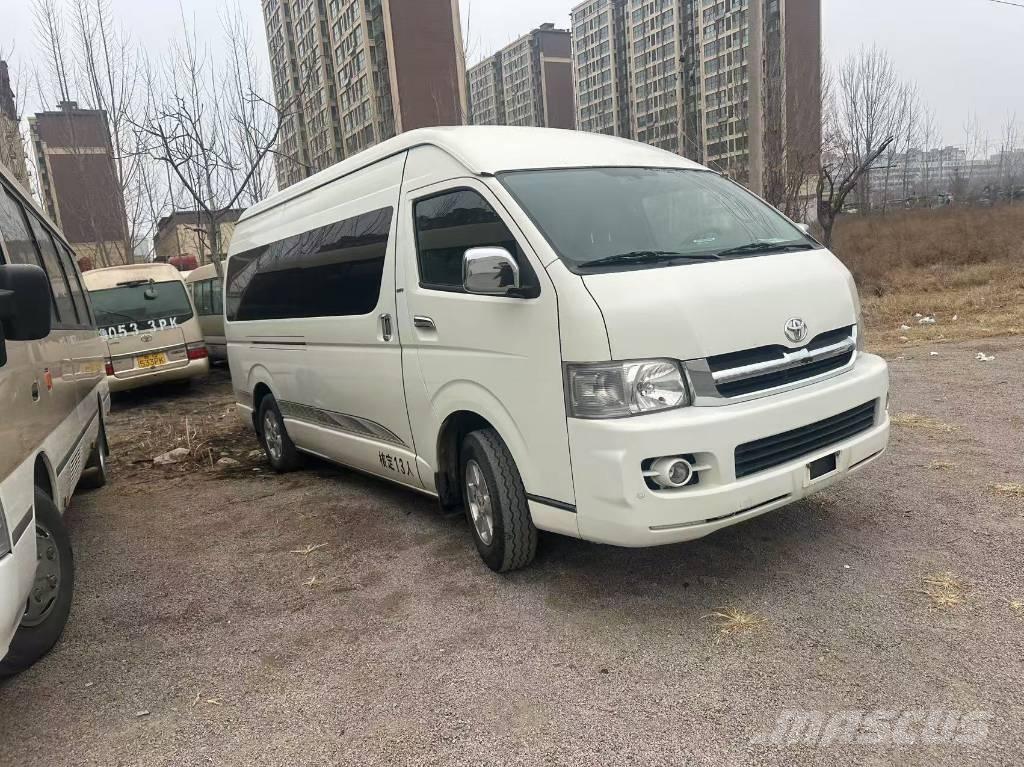 Toyota Hiace Tarpmiestiniai autobusai