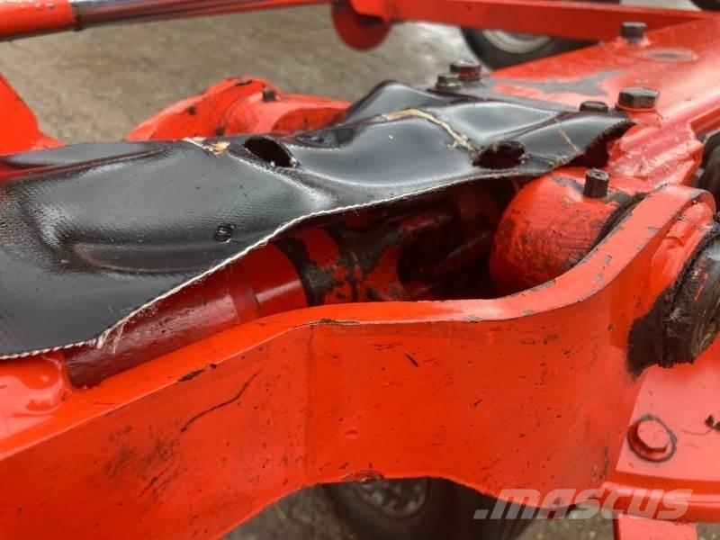 Kuhn GF 8702 T Šieno grėbliai ir vartytuvai