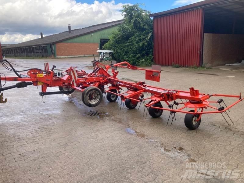 Kuhn GF8702T Šieno grėbliai ir vartytuvai