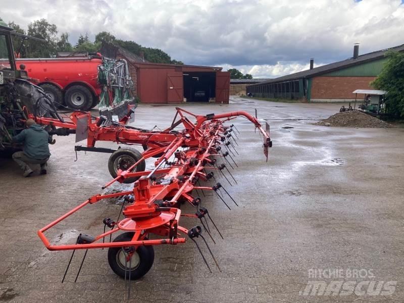Kuhn GF8702T Šieno grėbliai ir vartytuvai