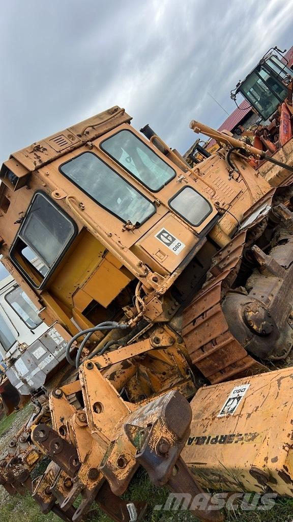 CAT D 6 D Važiuoklė ir suspensija