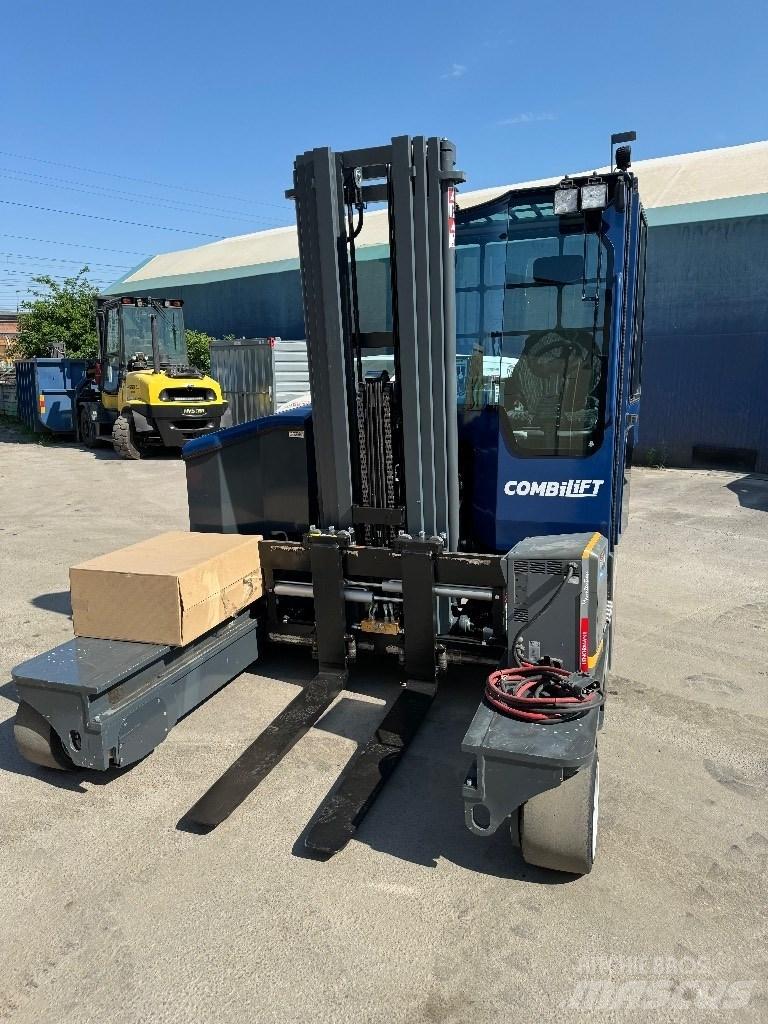 Combilift C4000ET Šakiniai krautuvai su privažiavimu iš visų keturių pusių