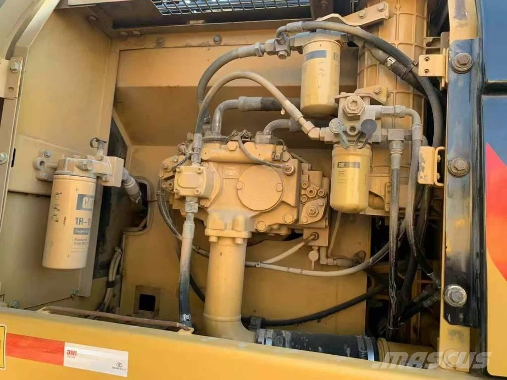 CAT 329 D Vikšriniai ekskavatoriai