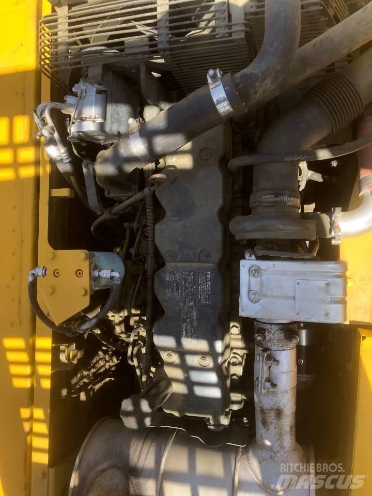 Komatsu PC200 Vikšriniai ekskavatoriai