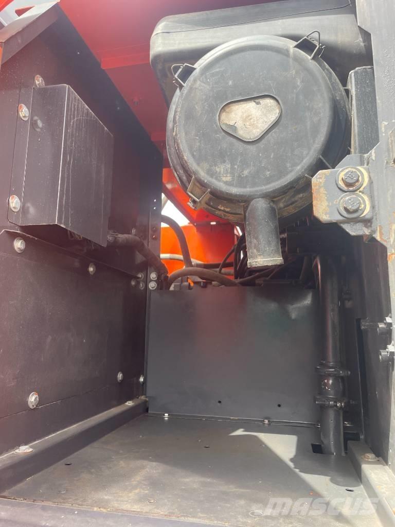 Hitachi ZX 240 Vikšriniai ekskavatoriai