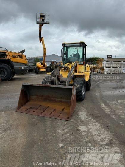 Volvo L 30 B Naudoti ratiniai krautuvai
