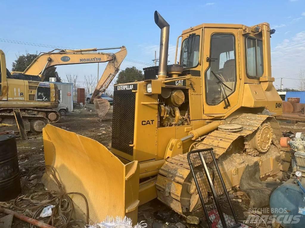 CAT D 4 H Vikšriniai buldozeriai
