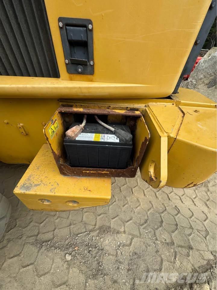 CAT 930 G Naudoti ratiniai krautuvai