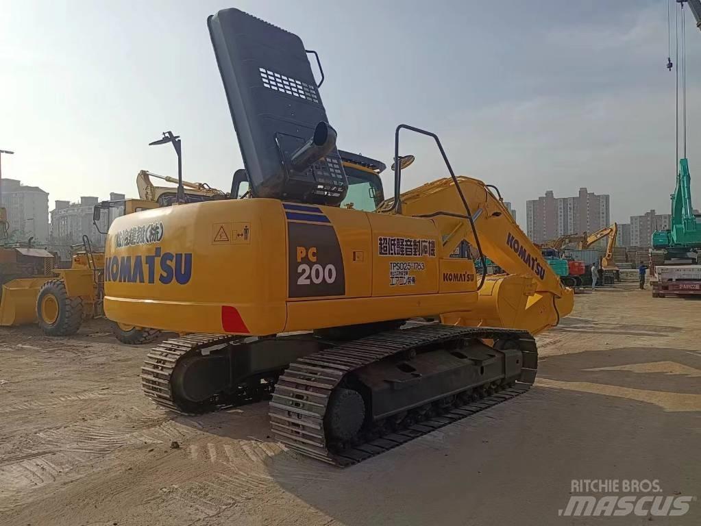Komatsu pc200-8 Vikšriniai ekskavatoriai