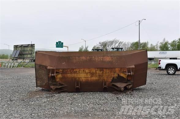 CAT D8N Peiliai