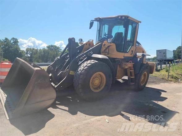 Volvo L70H Naudoti ratiniai krautuvai