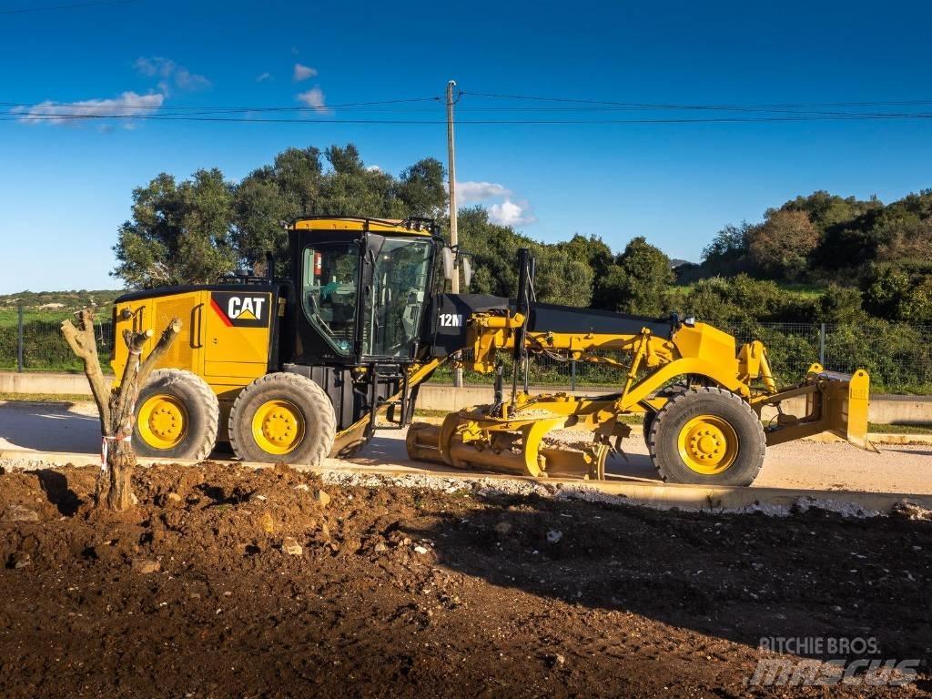 CAT 12 M Greideriai