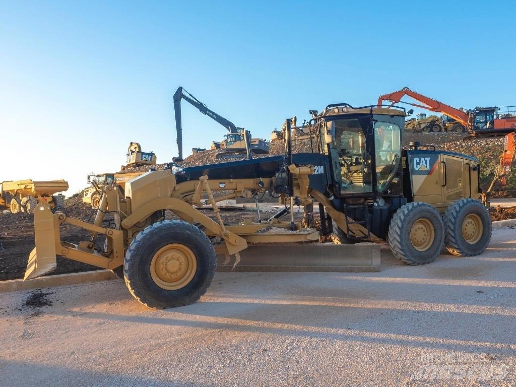 CAT 12 M Greideriai