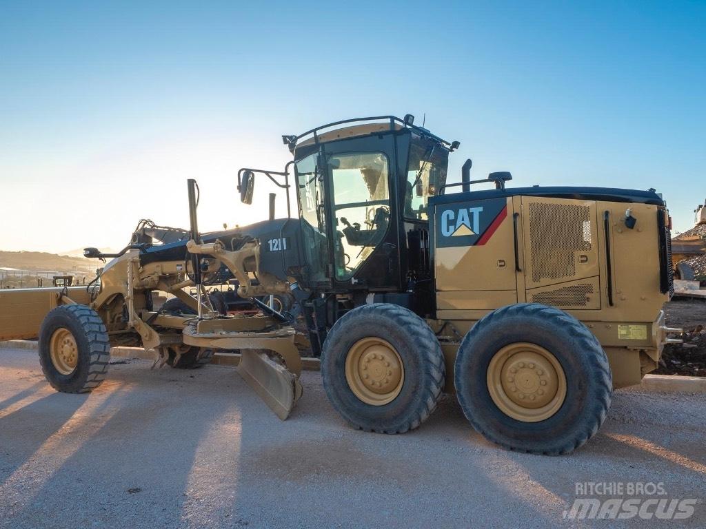 CAT 12 M Greideriai