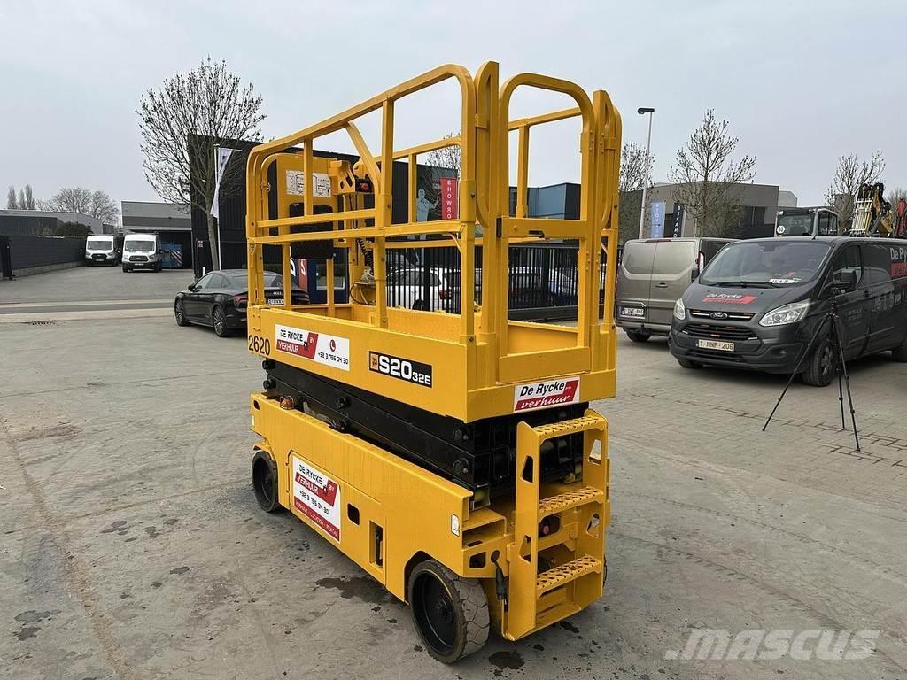 JCB S2032E Kiti keltuvai ir platformos