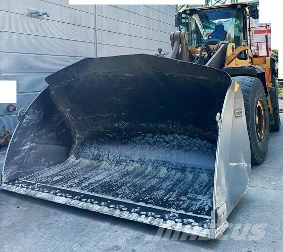 Volvo L 180 H Naudoti ratiniai krautuvai