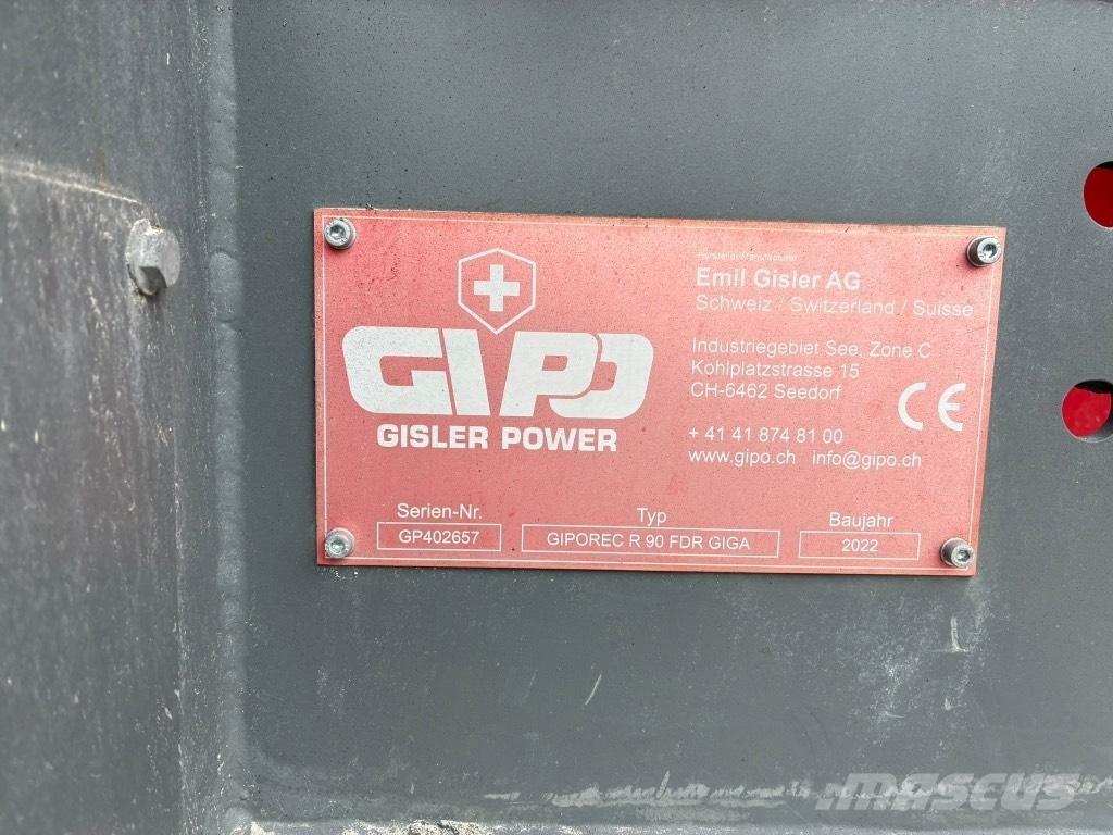 GIPO P090 GIGA Mobilūs smulkintuvai
