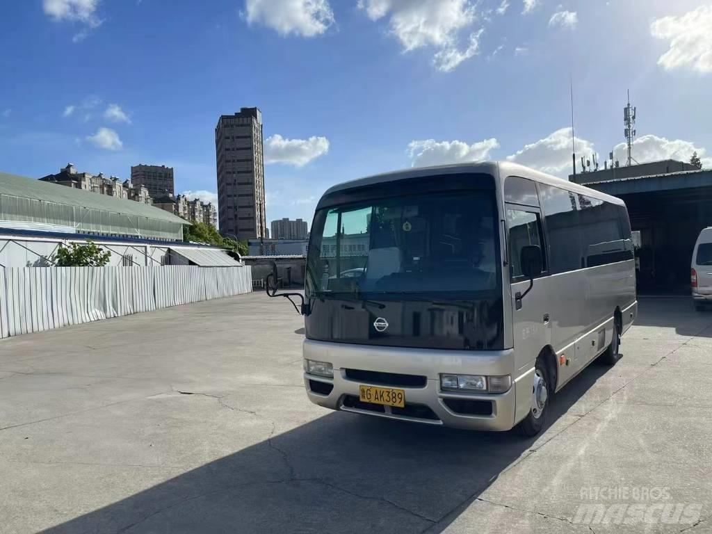 Nissan Civilian Tarpmiestiniai autobusai