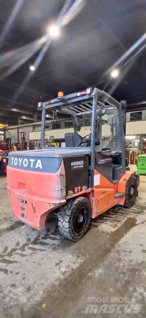 Toyota 8FBMHT60 Elektriniai šakiniai krautuvai