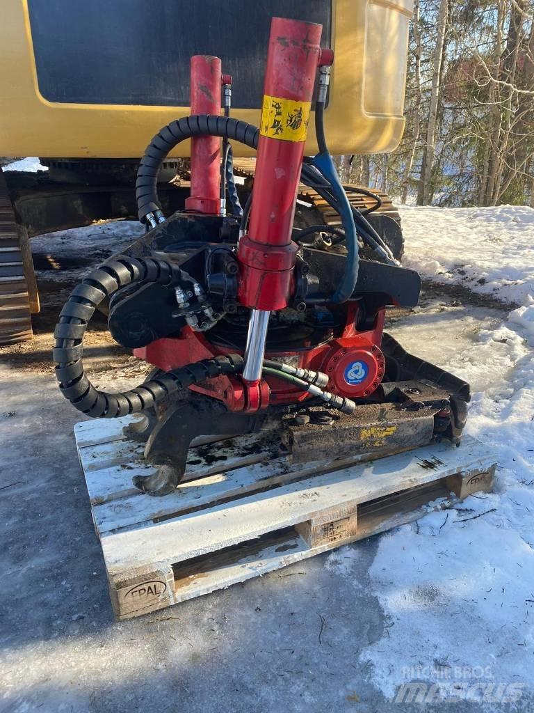 CAT 320 EL Vikšriniai ekskavatoriai