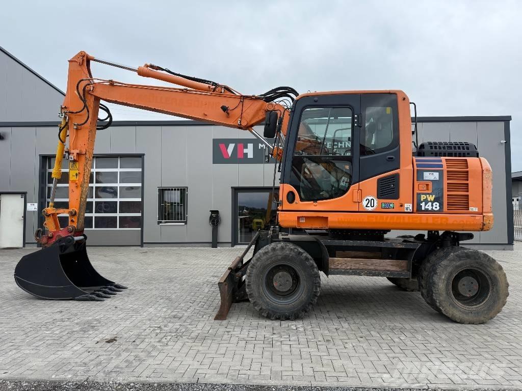 Komatsu PW 148-8 Ratiniai ekskavatoriai