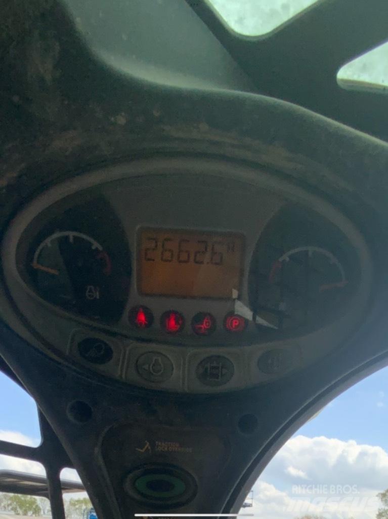 Bobcat T 630 Krautuvai su šoniniu pasukimu