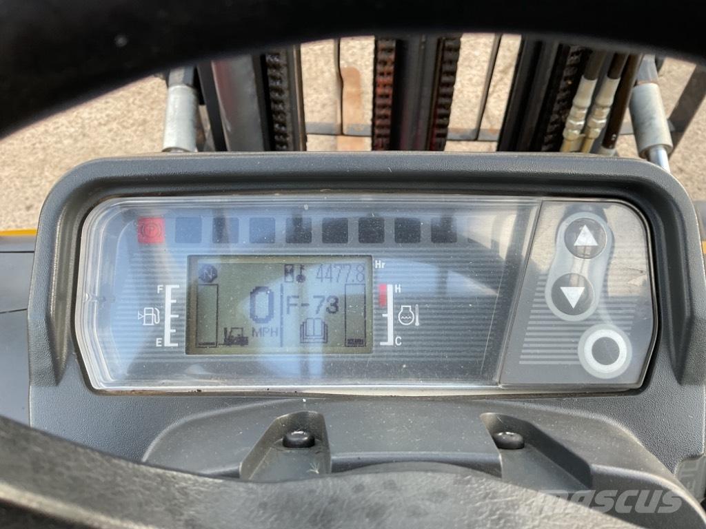 CAT DP 25 NT Dyzeliniai krautuvai