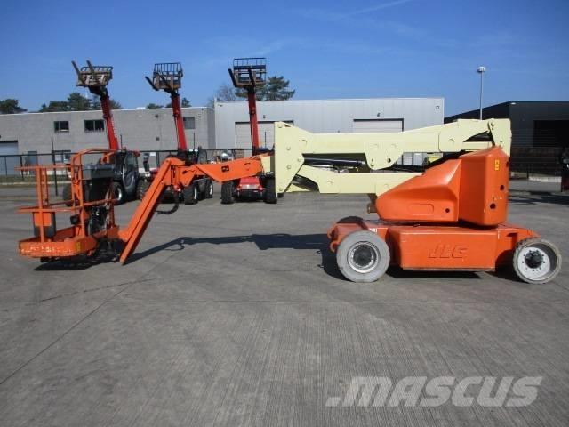 JLG E 400 AJPN (817) Kompaktiškas savaeigis strėlinis keltuvas