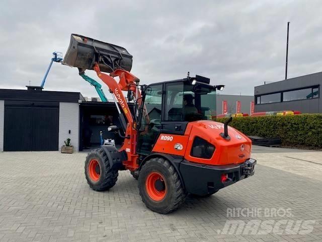 Kubota R 090 Naudoti ratiniai krautuvai