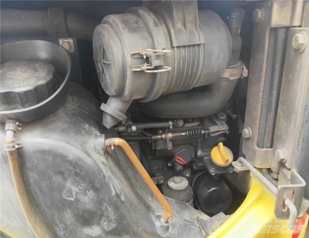 Komatsu PC18 Vikšriniai ekskavatoriai